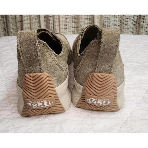 Sorel waterproof sz 6 slip on sneakers beige Womens' preppy casual comfort easy - Picture 2 of 8